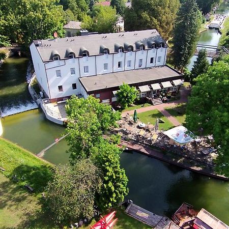 Seehotel Zum Loewen Strasen Esterno foto