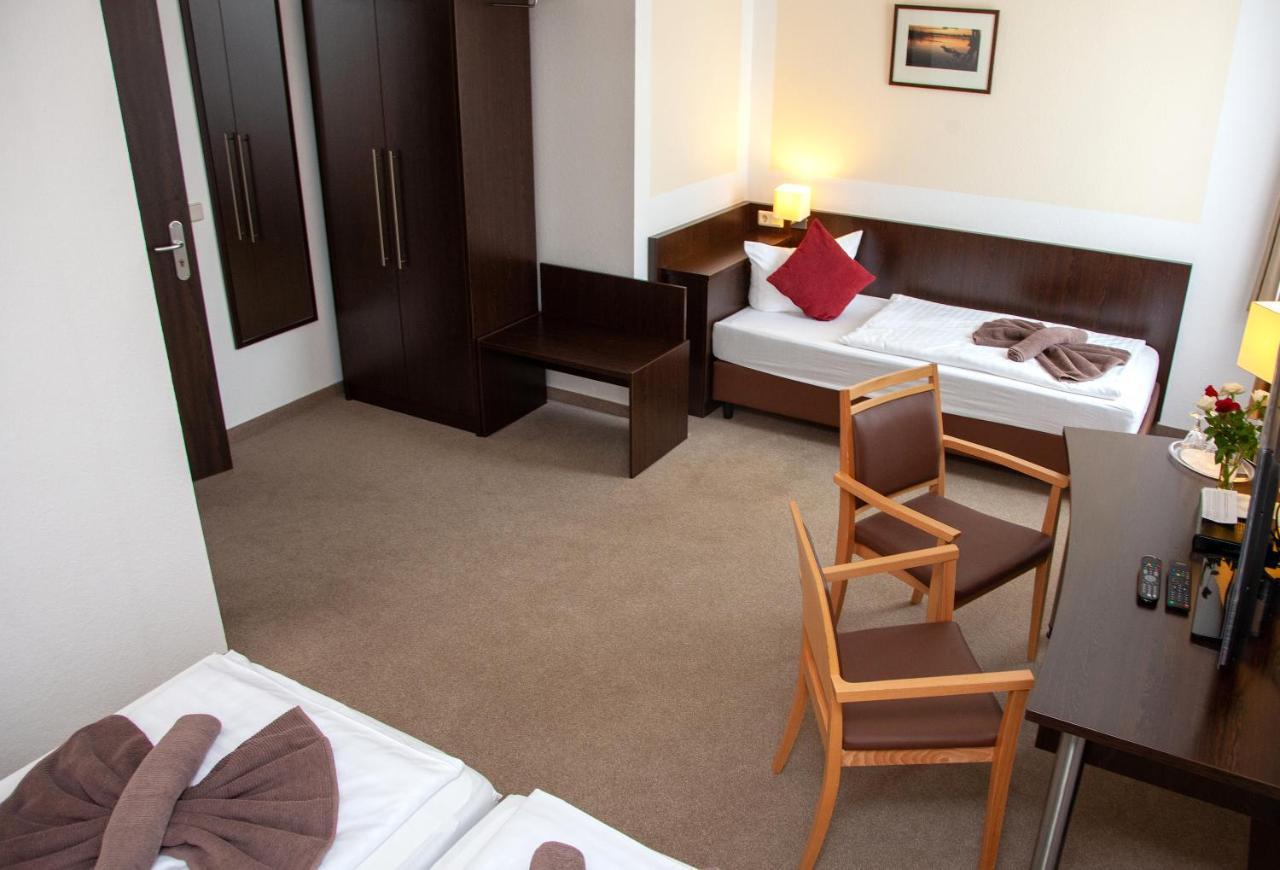 Seehotel Zum Loewen Strasen Esterno foto