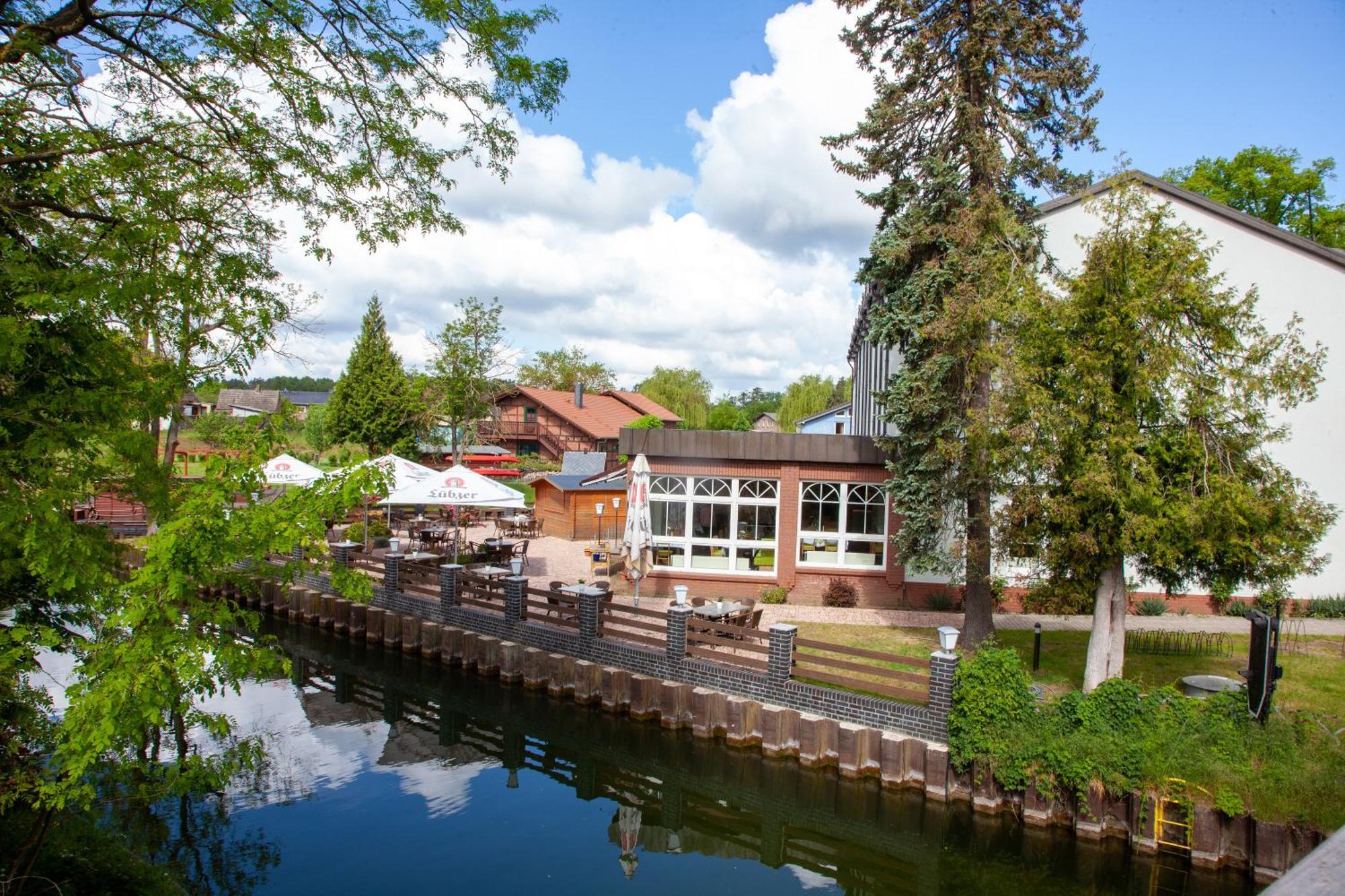 Seehotel Zum Loewen Strasen Esterno foto